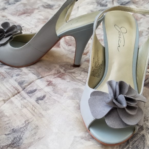 Gorgeous heels! - Picture 2 of 4